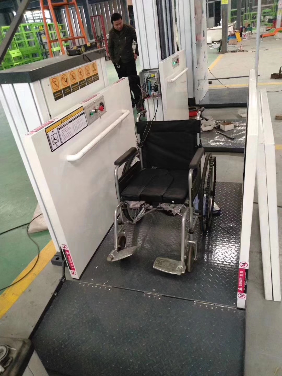 垂直無障礙升降機(jī)